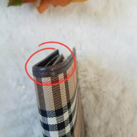 Burberrys Nova Check Plaid Small Leather Wallet - Picture 10 of 12